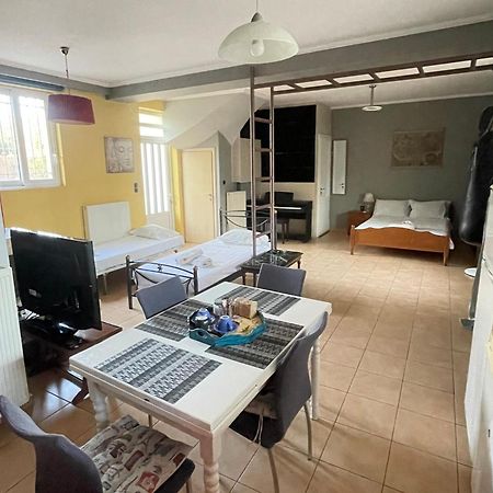 Patras - Independent Studio In Quiet Area Экстерьер фото