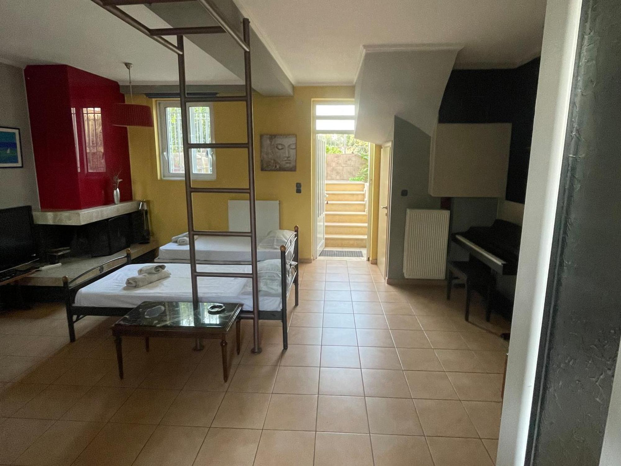 Patras - Independent Studio In Quiet Area Экстерьер фото